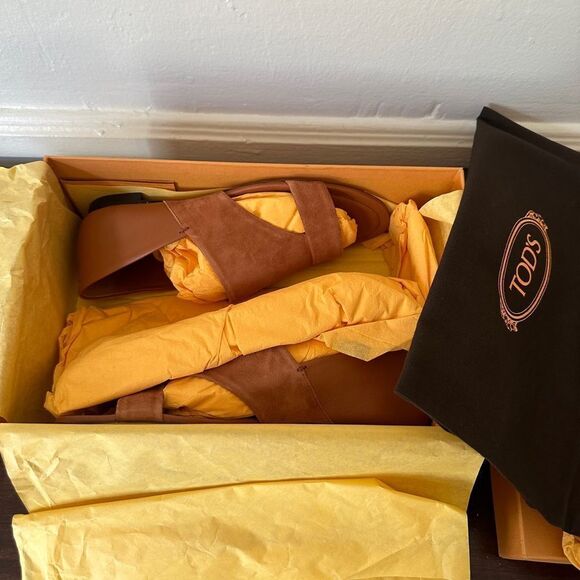 Tod's soft  leather upper/leather lining stylish flat sandal size EU37 /US7 - Picture 11 of 12